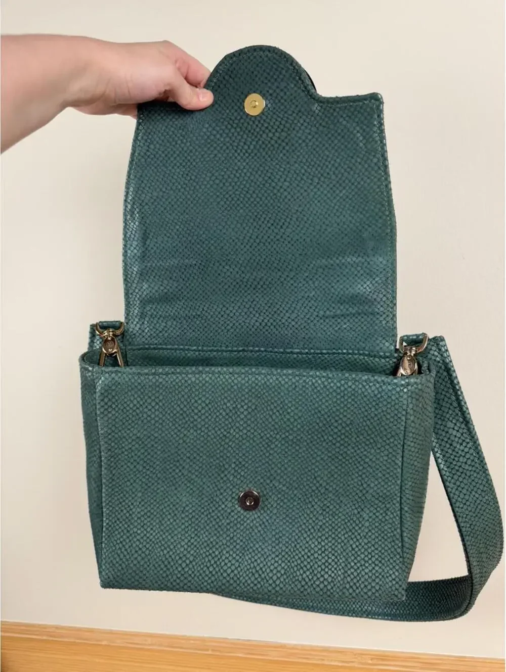 NWT Yoanny Garcia YG Teal Green Snakeskin Textured Top Handle Crossbody Bag Tote